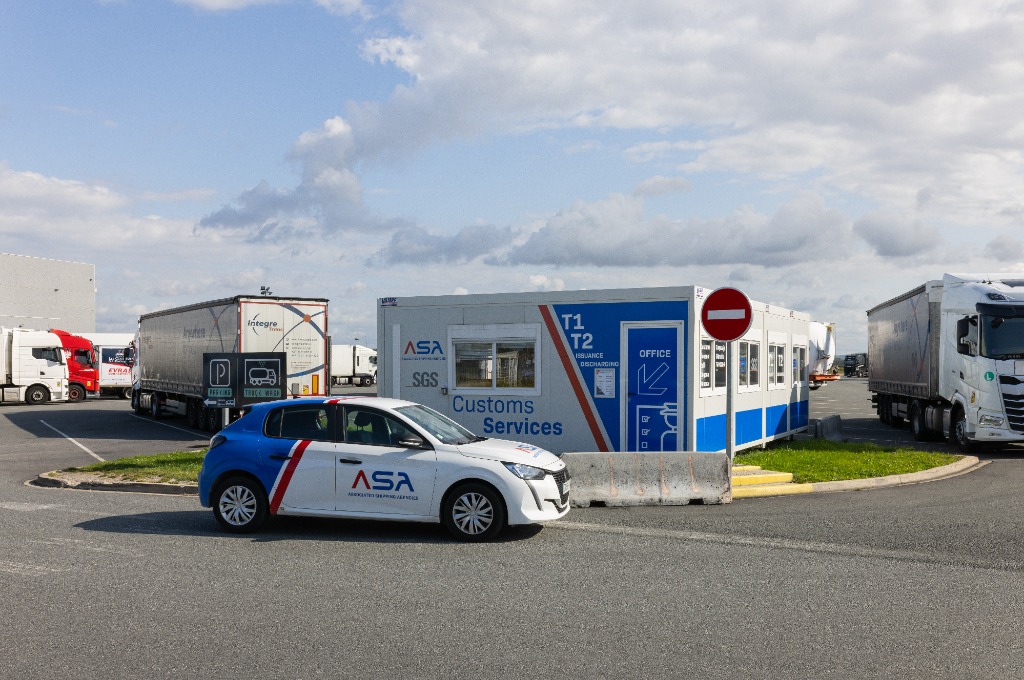 Situation géographique du Calais TruckStop à proximité du port de Calais et du Tunnel sous la Manche