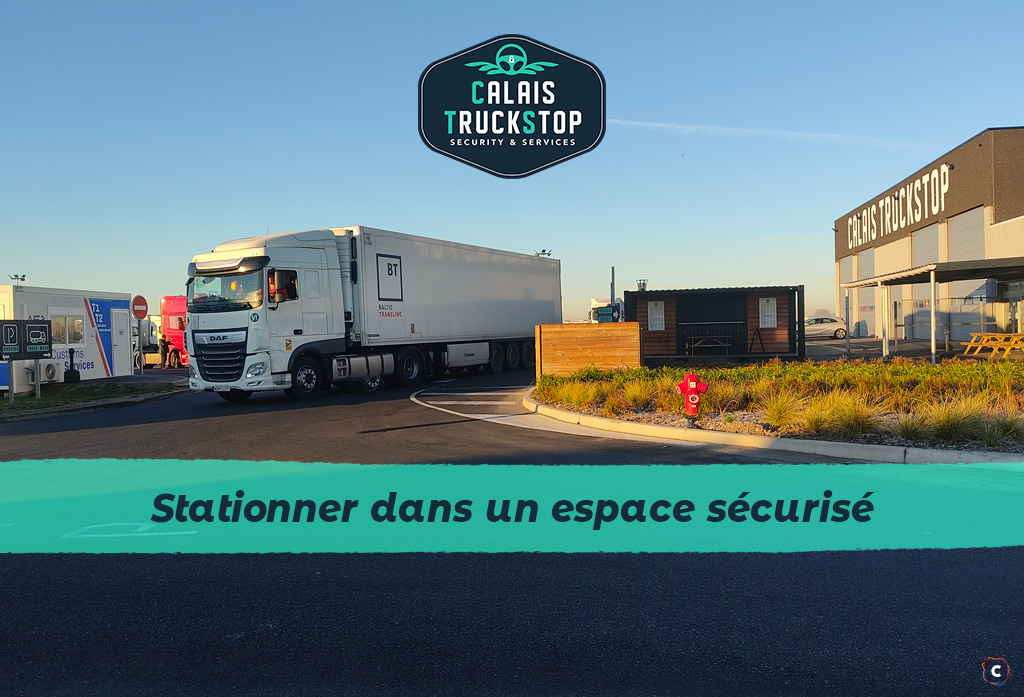 Une aire de stationnement sécurisée pour poids lourds