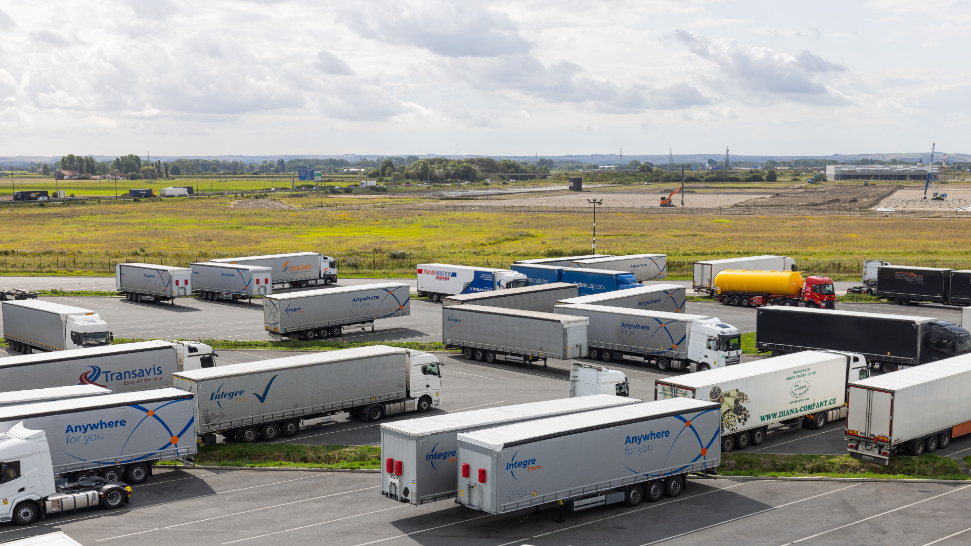Our goal : to provide secure parking to your truck drivers and their load